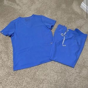 FIGS Scrubs Set